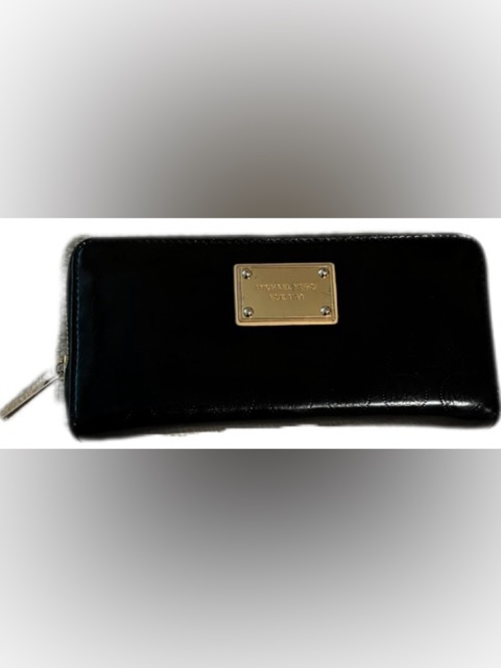 Michael Kors EUC Wallet
Black & Gold Jet Set Shiny Leather 
Wallet Zipper